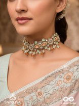 Maṇimalika- String of Jewels- Pastel-coloured choker with Beads & Gemstones set in a delicate pattern.