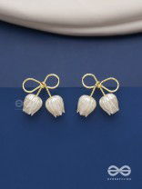 Golden infinity- Golden studs with white pearl roses 