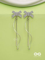 Starry Knots- Dangling Silver Cubic Zirconia Earrings 