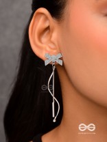 Starry Knots- Dangling Silver Cubic Zirconia Earrings 