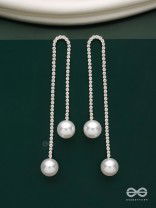 New dawn - Dangling crystal earrings with white pearl 