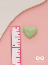 Lush amour - Green heart shaped studs 