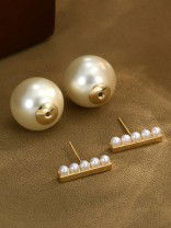 Gleam Pearls- Pearl stud earrings