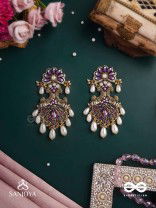SHYAM PUSHP– DARK BLOSSOM A REGAL EARRING WITH RICH, DARK-HUED GEMSTONES AND PEARL ACCENTS, RESEMBLING A BLOOMING FLOWER