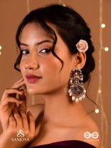 SHYAM PUSHP– DARK BLOSSOM A REGAL EARRING WITH RICH, DARK-HUED GEMSTONES AND PEARL ACCENTS, RESEMBLING A BLOOMING FLOWER