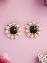RATRIRATNA – ALIA BHATT INSPIRED EARRINGS WITH A BLACK STONE AND PEARLS, SYMBOLIZING PURITY AND ELEGANCE