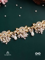 KANAKA MRIDULA – GOLDEN GRACE A BEAUTIFUL KUNDAN NECKLACE WITH FLORAL DESIGNS AND PEARLS