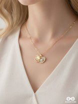 Golden Seashell - Pearl Embellished Pendant
