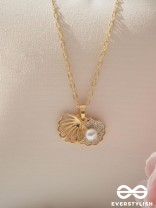 Golden Seashell - Pearl Embellished Pendant