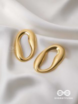 LOOPS OF GLAMOUR - GOLDEN TWISTED HOOP EARRINGS