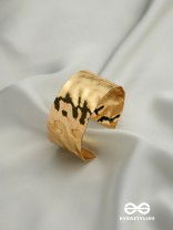 LIQUID GOLD - SHINY GOLDEN CUFF BRACELET