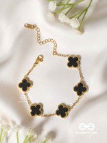 GOLDEN BLACK CLOVER - HOLOGRAPHIC STAINLESS STEEL 18K GOLD PLATED ANTI TARNISH BRACELET