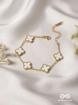 GOLDEN WHITE CLOVER - HOLOGRAPHIC STAINLESS STEEL 18K GOLD PLATED ANTI TARNISH BRACELET