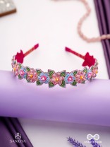 MADHUVRATA - SPRING BLOOM - DELICATE EMBROIDERED HAIR ACCESSORY WITH FLORAL MOTIFS AND BEADS