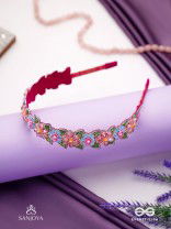 MADHUVRATA - SPRING BLOOM - DELICATE EMBROIDERED HAIR ACCESSORY WITH FLORAL MOTIFS AND BEADS