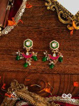 SHASHIRATNA- JEWEL OF THE MOON - HANDMADE KUNDAN SET WITH NECKLACE, EARRINGS AND MAANGTIKA