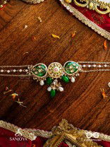 TARALIKA- STAR-LIKE- SPARKLING ENAMELLED KUNDAN NECKLACE WITH PEARLS AND BEADS 