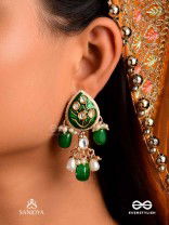TARALIKA- STAR-LIKE- SPARKLING ENAMELLED KUNDAN EARRINGS WITH PEARLS AND BEADS 