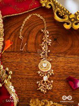 HIRANYA - GOLDEN GRACE -  HANDMADE KUNDAN SET WITH NECKLACE, EARRINGS AND MAANGTIKA