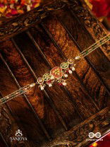 SUNDARIKA - BEAUTIFUL ONE -  HANDMADE KUNDAN SET WITH NECKLACE, EARRINGS AND MAANGTIKA