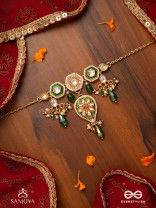 JALNIDHI - OCEAN’S TREASURE - HANDCRAFTED KUNDAN NECKLACE WITH GREEN GEMSTONES AND GOLDEN DETAILS