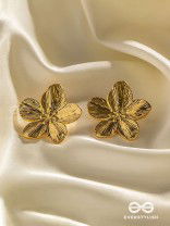 GOLDEN PETAL-  ELEGANT GOLD FLOWER STUDS