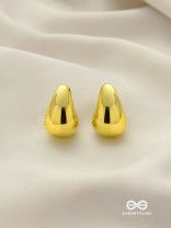 GOLDEN DRIP - POLISHED TEARDROP STUDS WITH A LUXURIOUS FINISH