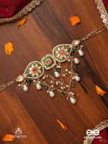 VANDEVI - GODDESS OF THE FOREST-  GRACEFUL KUNDAN NECKLACE WITH BEADS, DAINTY CHAINS AND PEARL DROPS
