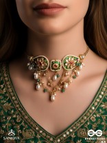 VANDEVI - GODDESS OF THE FOREST-  GRACEFUL KUNDAN NECKLACE WITH BEADS, DAINTY CHAINS AND PEARL DROPS