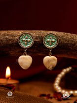 MOSS HEART - GREEN ENAMEL STUD EARRINGS