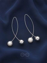 Elegant Fish Pearl Metal Dangler Earrings