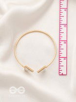 The Gorgeous Charmer- Marble Triangles Bracelet - White
