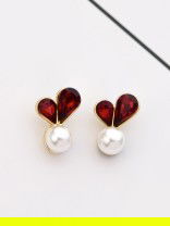 The Little Shimmery Pearl Hearts - Tiny Trinket Earrings