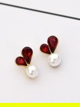 The Little Shimmery Pearl Hearts - Tiny Trinket Earrings