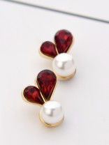 The Little Shimmery Pearl Hearts - Tiny Trinket Earrings