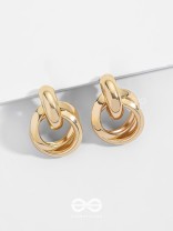 The Entangled Shimmer - Golden Elegant Studs