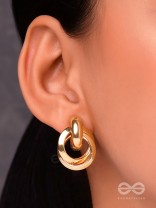 The Entangled Shimmer - Golden Elegant Studs