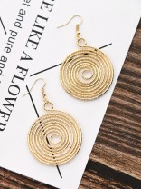 The Shimmery Hypnosis - Golden Elegant Earrings