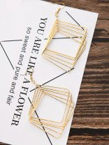 The Shimmery Squares - Golden Elegant Earrings