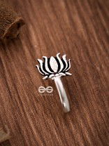 The Little Lotus Non-piercing Boho Nosepin