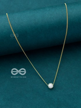 The Dainty Pearl Neckpiece - Golden