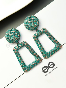 The Geometric Elegance - Molden Gold Finished Statement Earrings