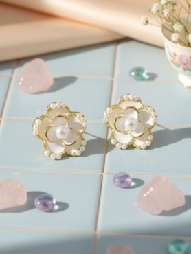 The Milky Way- Golden Pearl Earrings