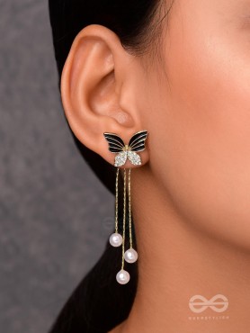 WINGED WONDERLAND - GOLDEN PEARL EAR JACKETS (BLACK)