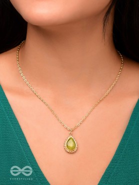 Dewdrop Enchantment - Golden Embellished Neckpiece With Anti-Tarnish Coating 