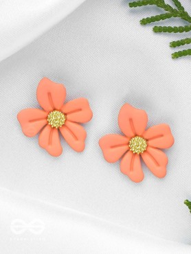 THE FLORAL FLING - GOLDEN AND ORANGE ACRYLIC STUD EARRINGS