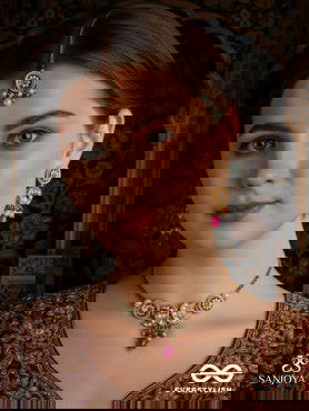 SHONAPRABHA- RADIANCE OF GOLD AND RED - HANDMADE KUNDAN SET WITH NECKLACE, EARRINGS AND MAANGTIKA