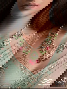 TARUNYA - YOUTHFUL CHARM - ELEGANT KUNDAN NECKLACE WITH ENAMEL ACCENTS AND COLORFUL BEADS