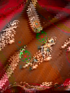 HARINAKSHI - DOE-EYED BEAUTY - GRACEFUL HANDCRAFTED KUNDAN EARRINGS WITH POLKI ACCENTS AND PEARL DETAILS