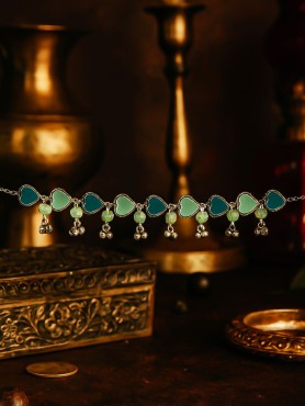 MINTY HEARTS  –  GREEN ENAMEL HEART CHOKER